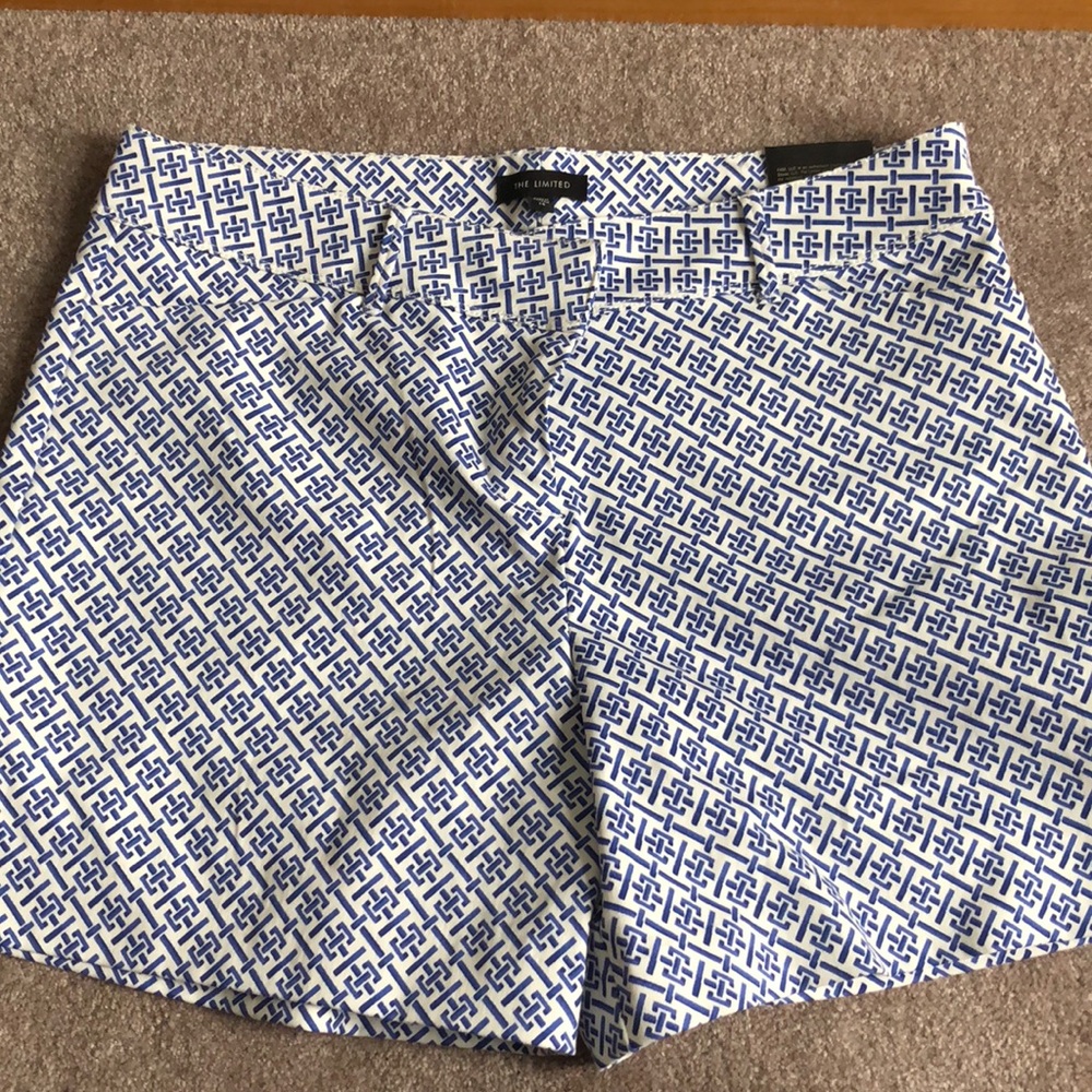 Tailored printed shorts